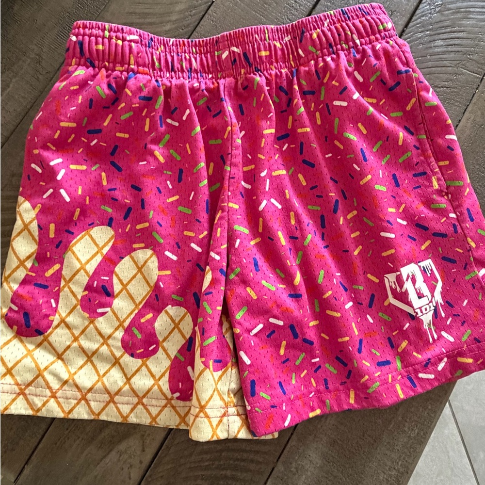 Baseball 101 Pink Sprinkle Patterned Shorts